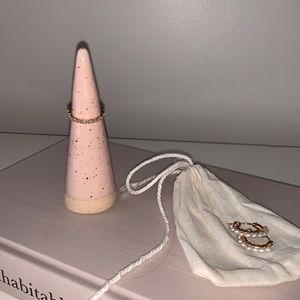 Urban Outfitters ring holder 🆕💕